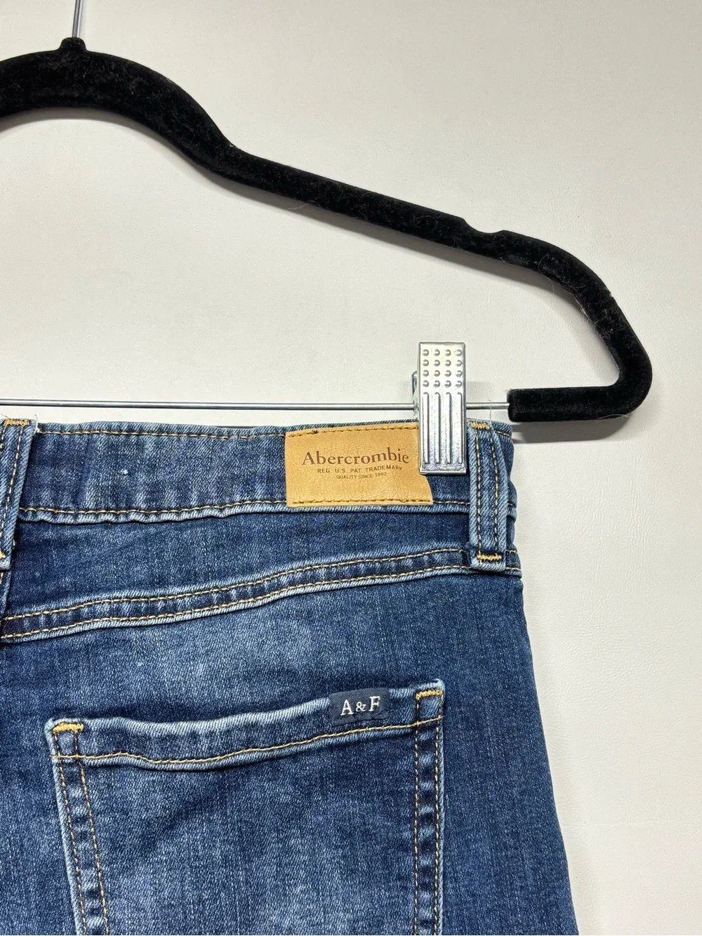 ✨Abercrombie Kids High-Rise Mini Mom Jeans Size 15/16 Short
